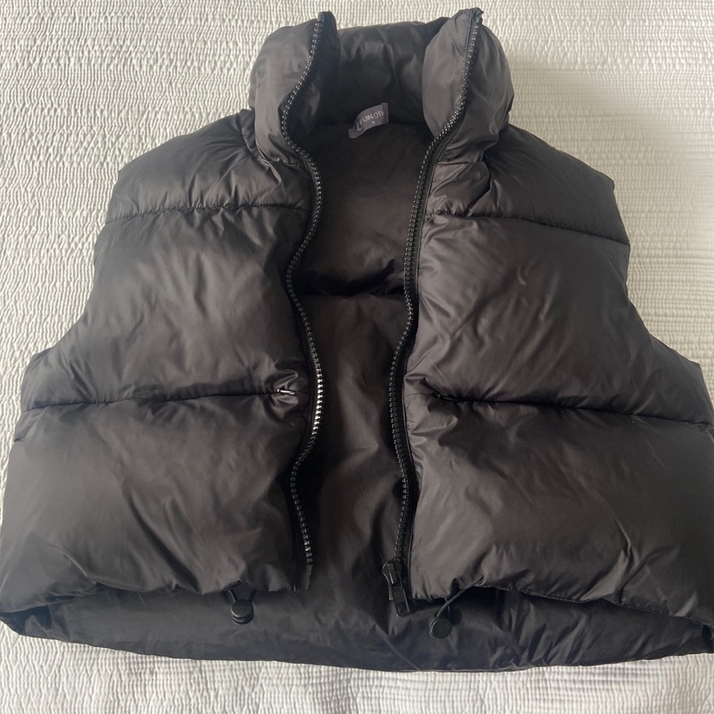 Cropped vest